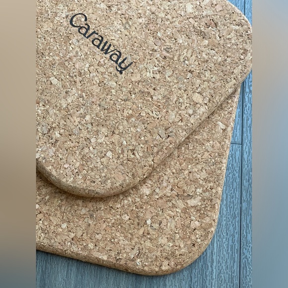 Caraway Cookware Trivet (set of 2) - made with cork insulating material - Picture 3 of 7